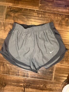 Nike Dri-FIT Tempo Running Shorts Heather Gray Charcoal Women's Size Small